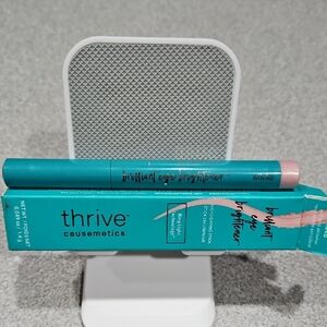 Thrive Causemetics Brilliant Eye Brightener - Soft Pink MIEKO